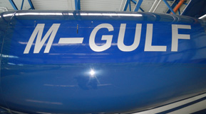 Polepování letadla M-GULF